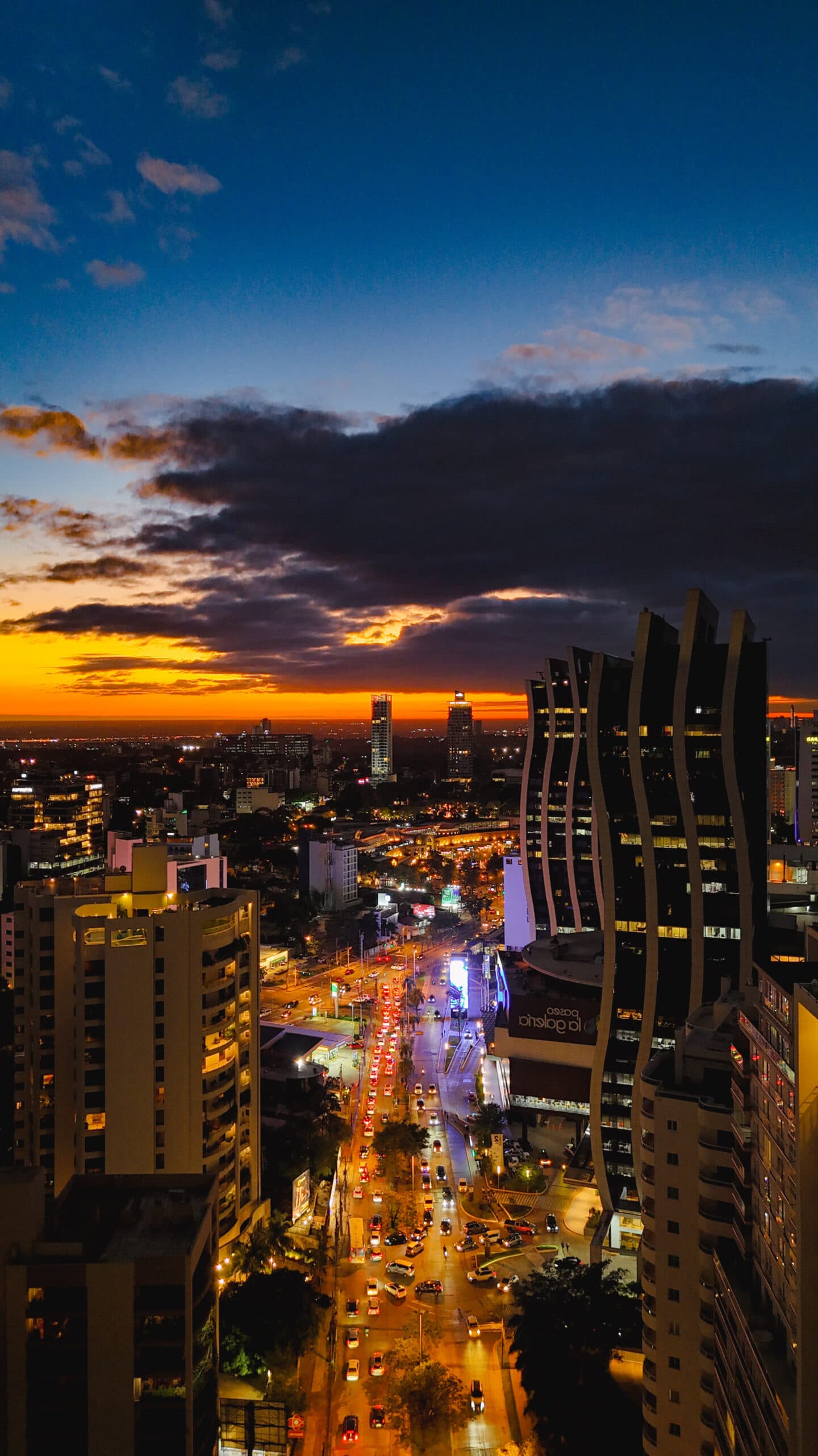 Vista de Asunción al atardecer